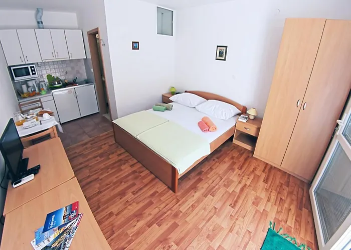 Apartment Lora Sea & Oldtown View With Parking