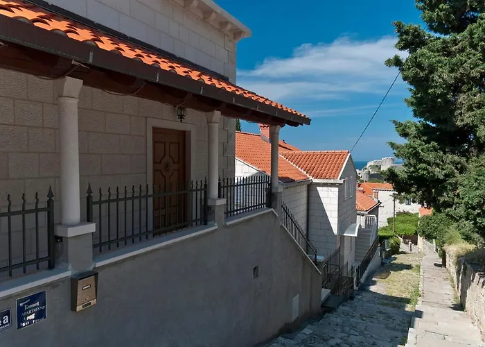 Lora Sea & Oldtown View With Parking Apartment *